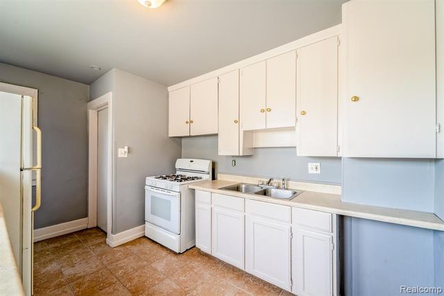 39 W Westfield Street, Ecorse, MI 48229