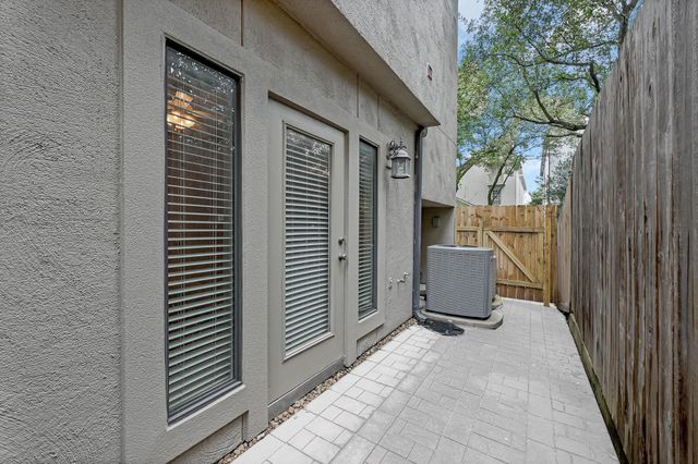 2414 Dorrington Street A, Houston, TX 77030