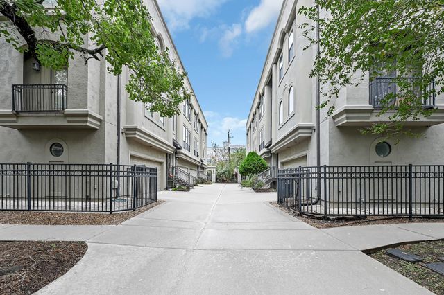 2414 Dorrington Street A, Houston, TX 77030