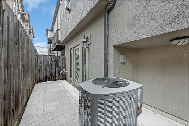 2414 Dorrington Street A, Houston, TX 77030