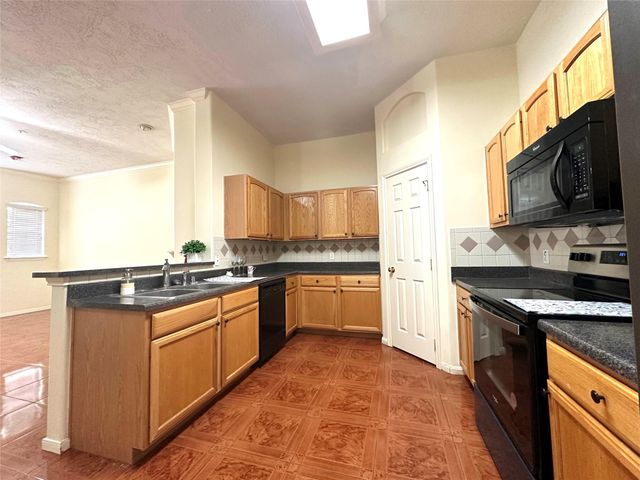 2710 Grants Lake Boulevard L7, Sugar Land, TX 77479
