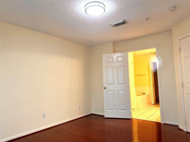 2710 Grants Lake Boulevard L7, Sugar Land, TX 77479