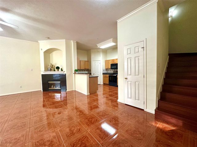 2710 Grants Lake Boulevard L7, Sugar Land, TX 77479