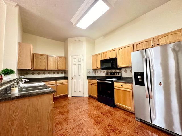 2710 Grants Lake Boulevard L7, Sugar Land, TX 77479