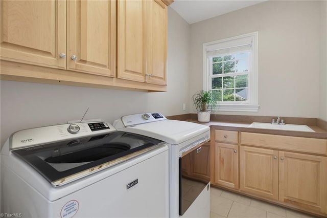 3205 Olde Sedgefield Way, Greensboro, NC 27407