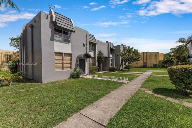 314 NE 142nd St 16C, Miami, FL 33161