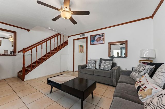 314 NE 142nd St 16C, Miami, FL 33161