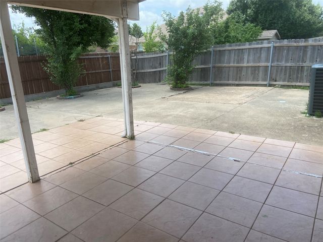 1106 Mule Deer Drive, Arlington, TX 76002
