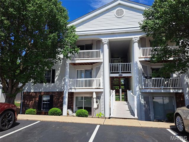 16518 Victoria Crossing Drive J, Wildwood, MO 63040