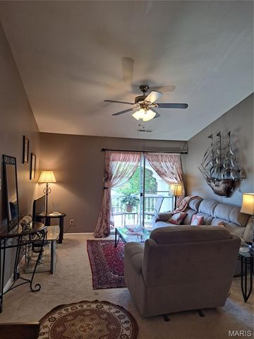 16518 Victoria Crossing Drive J, Wildwood, MO 63040