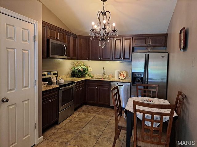 16518 Victoria Crossing Drive J, Wildwood, MO 63040