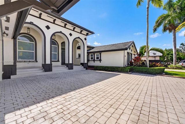 19533 SW 130th Ave, Miami, FL 33177