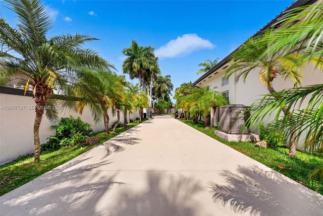 19533 SW 130th Ave, Miami, FL 33177