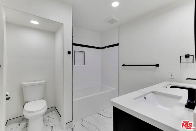 8221 Langdon Avenue 208, Van Nuys, CA 91406