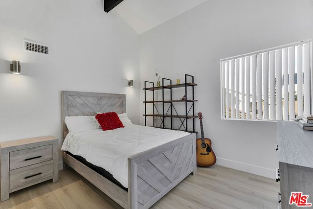 8221 Langdon Avenue 208, Van Nuys, CA 91406