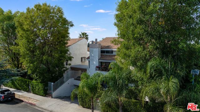 8221 Langdon Avenue 208, Van Nuys, CA 91406