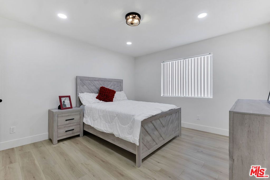 Image 13 of property listing at 8221 Langdon Avenue 208, Van Nuys, CA 91406