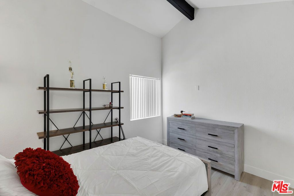 Image 19 of property listing at 8221 Langdon Avenue 208, Van Nuys, CA 91406