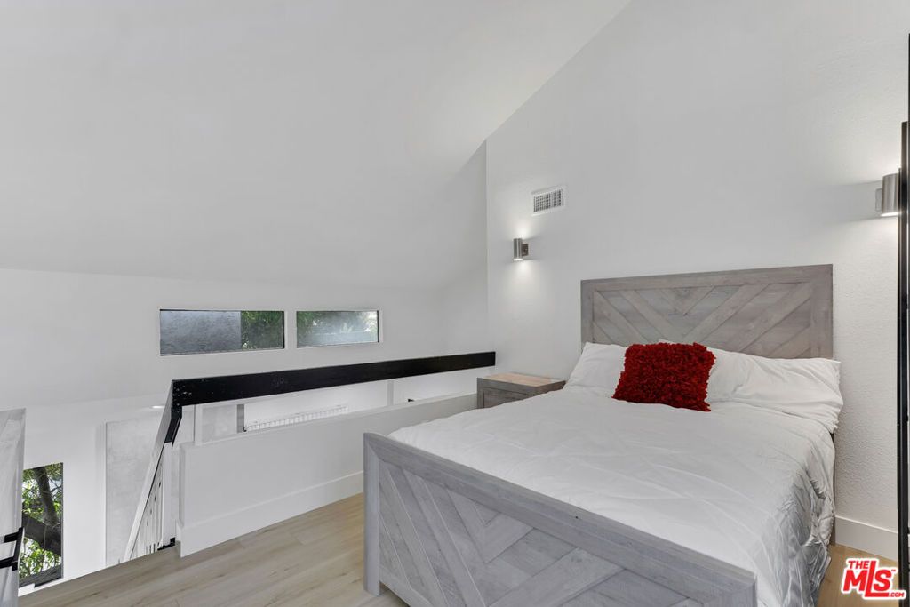 Image 20 of property listing at 8221 Langdon Avenue 208, Van Nuys, CA 91406