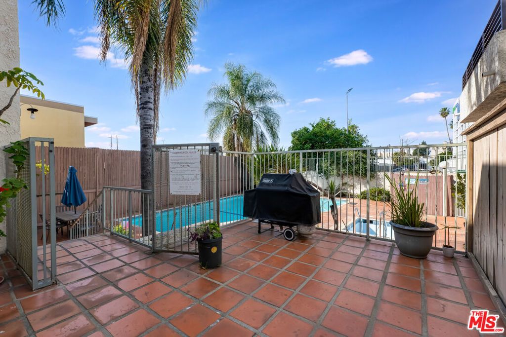 Image 33 of property listing at 8221 Langdon Avenue 208, Van Nuys, CA 91406