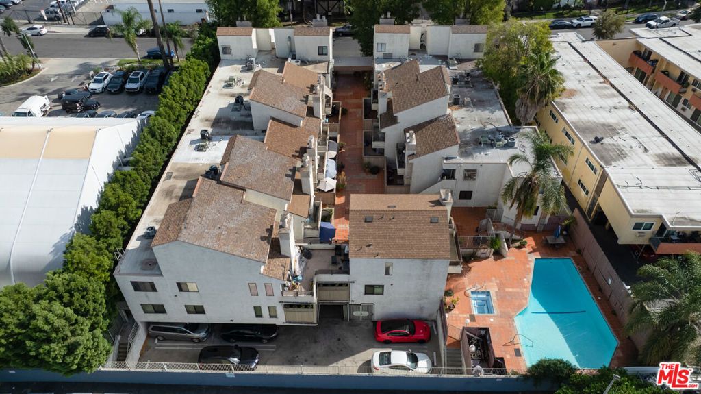 Image 35 of property listing at 8221 Langdon Avenue 208, Van Nuys, CA 91406