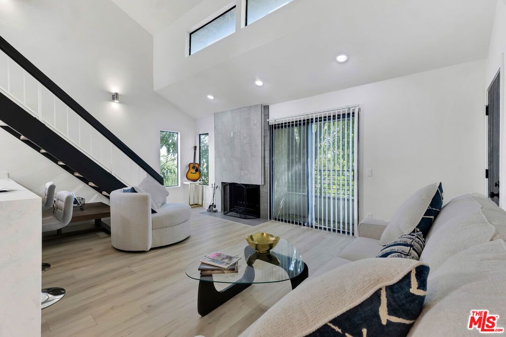 Image 4 of property listing at 8221 Langdon Avenue 208, Van Nuys, CA 91406