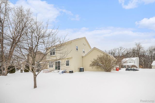 975 Oak Creek Drive, South Lyon, MI 48178