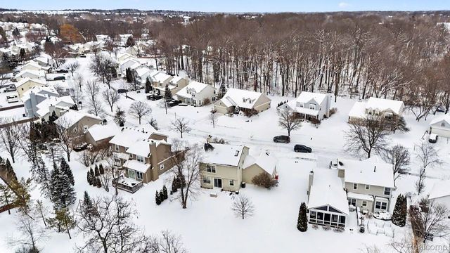 975 Oak Creek Drive, South Lyon, MI 48178