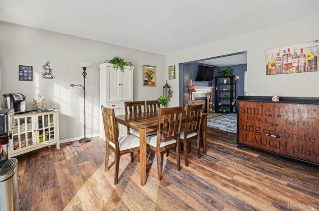 975 Oak Creek Drive, South Lyon, MI 48178