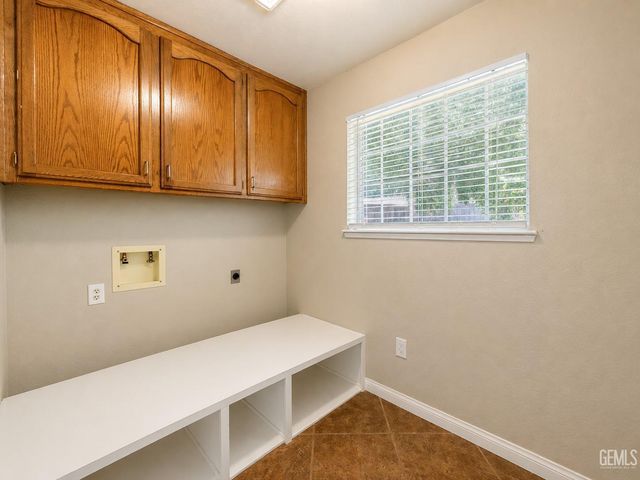 3104 Holbrook Street, Bakersfield, CA 93312