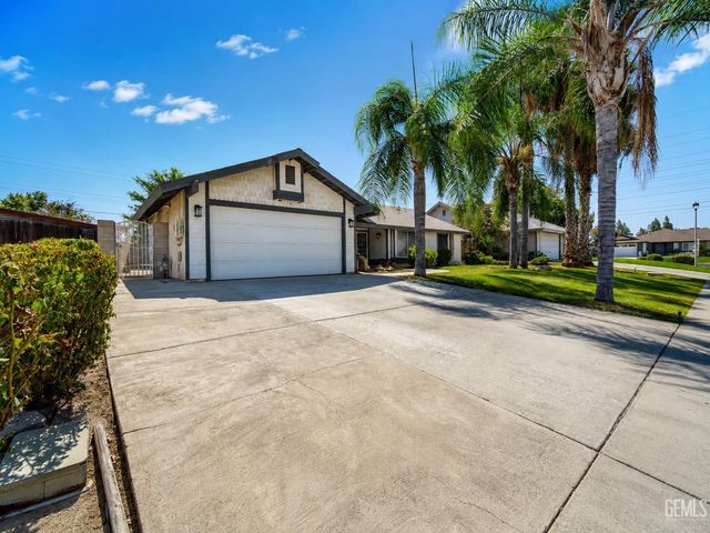 3104 Holbrook Street, Bakersfield, CA 93312