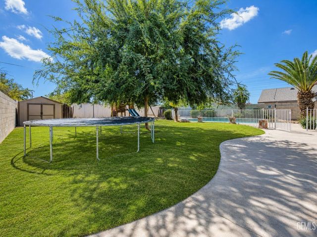 3104 Holbrook Street, Bakersfield, CA 93312