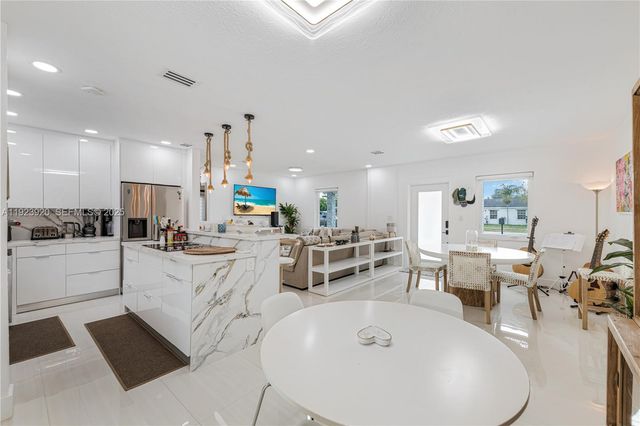 7235 SW 39th, Miami, FL 33155