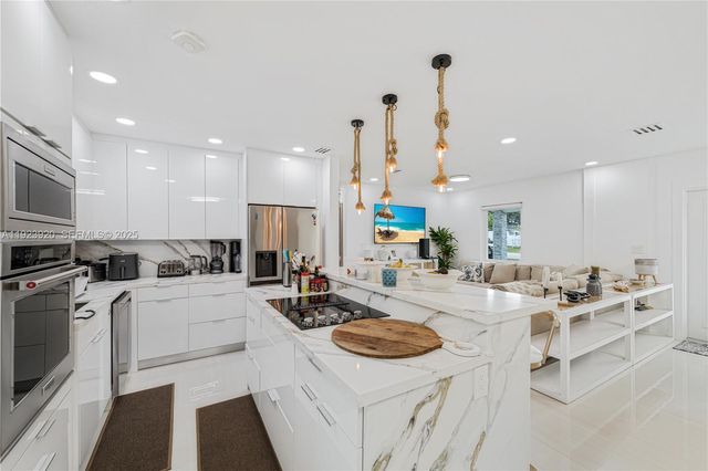 7235 SW 39th, Miami, FL 33155