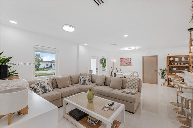 7235 SW 39th, Miami, FL 33155