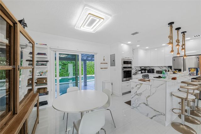 7235 SW 39th, Miami, FL 33155