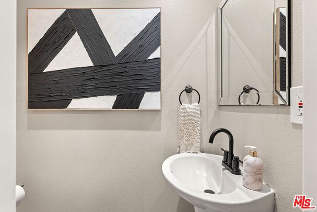 5827 Bowcroft Street 2, Los Angeles, CA 90016