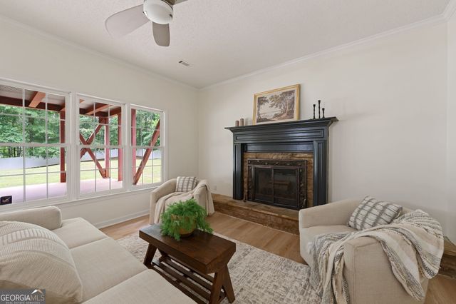 262 Barrington Farms Parkway, Sharpsburg, GA 30277
