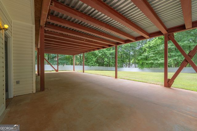 262 Barrington Farms Parkway, Sharpsburg, GA 30277