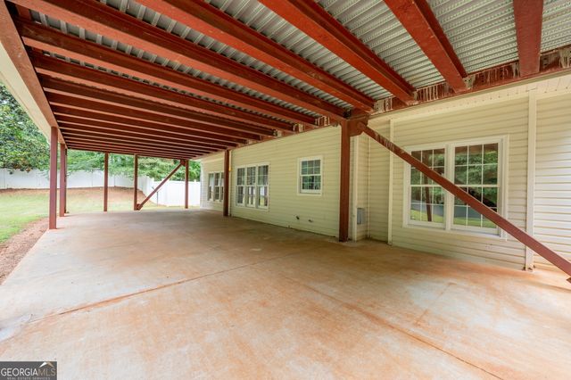 262 Barrington Farms Parkway, Sharpsburg, GA 30277