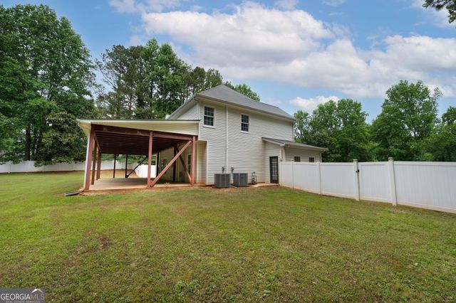 262 Barrington Farms Parkway, Sharpsburg, GA 30277