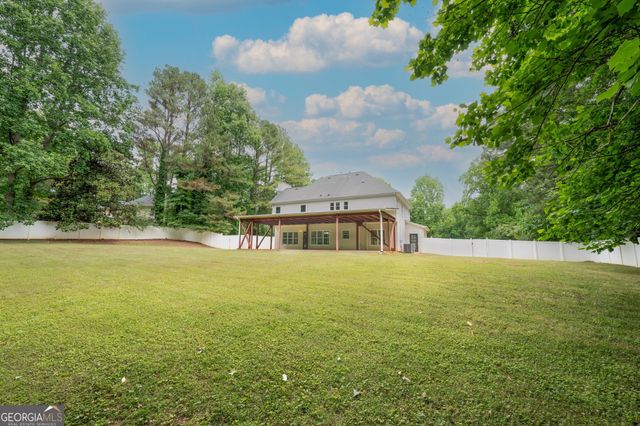 262 Barrington Farms Parkway, Sharpsburg, GA 30277