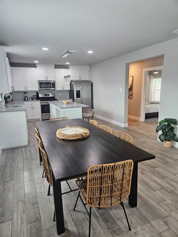 235 W Woodin Boulevard, Dallas, TX 75224