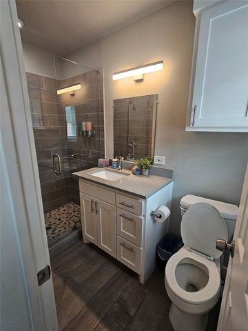 235 W Woodin Boulevard, Dallas, TX 75224