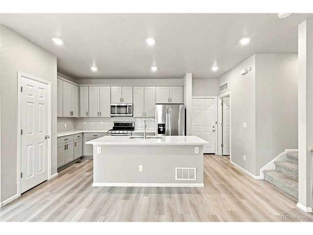 18292 E Kansas Pl, Aurora, CO 80017