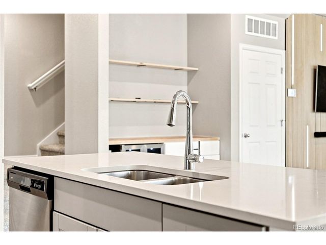18292 E Kansas Pl, Aurora, CO 80017