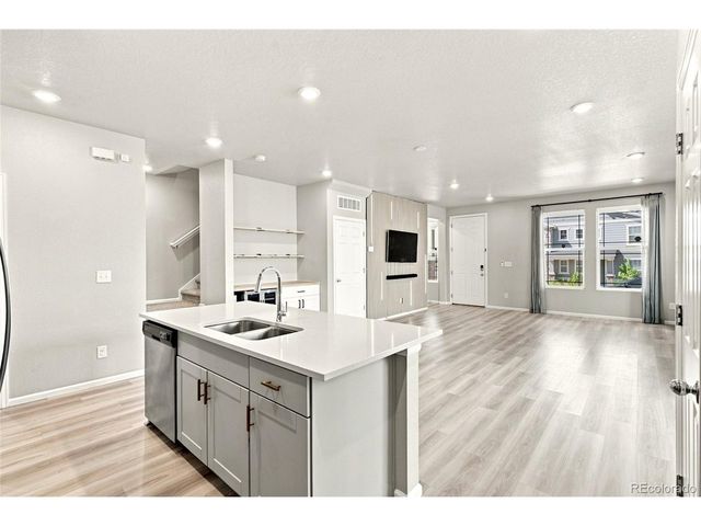 18292 E Kansas Pl, Aurora, CO 80017