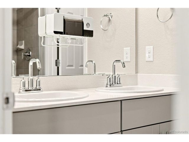 18292 E Kansas Pl, Aurora, CO 80017