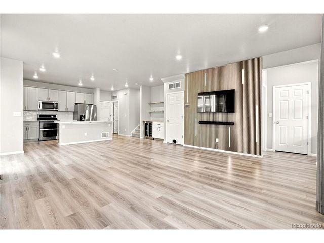 18292 E Kansas Pl, Aurora, CO 80017