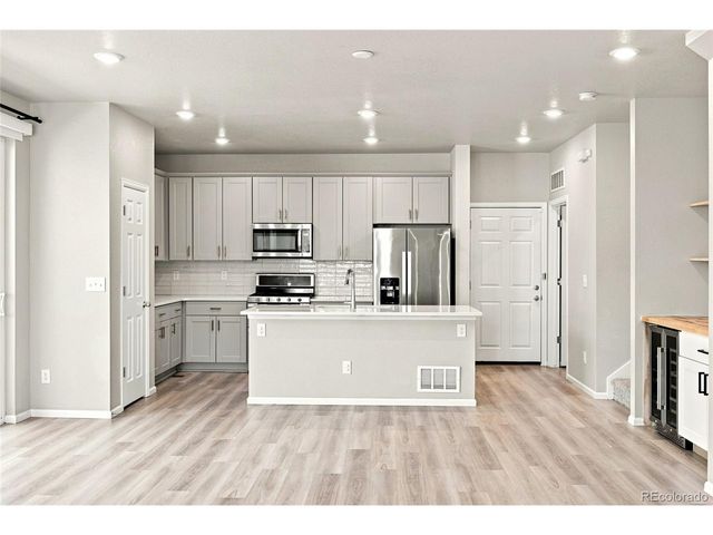 18292 E Kansas Pl, Aurora, CO 80017